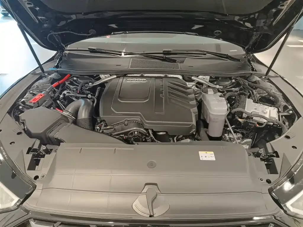Audi A7L 2025 из CN, фото 5