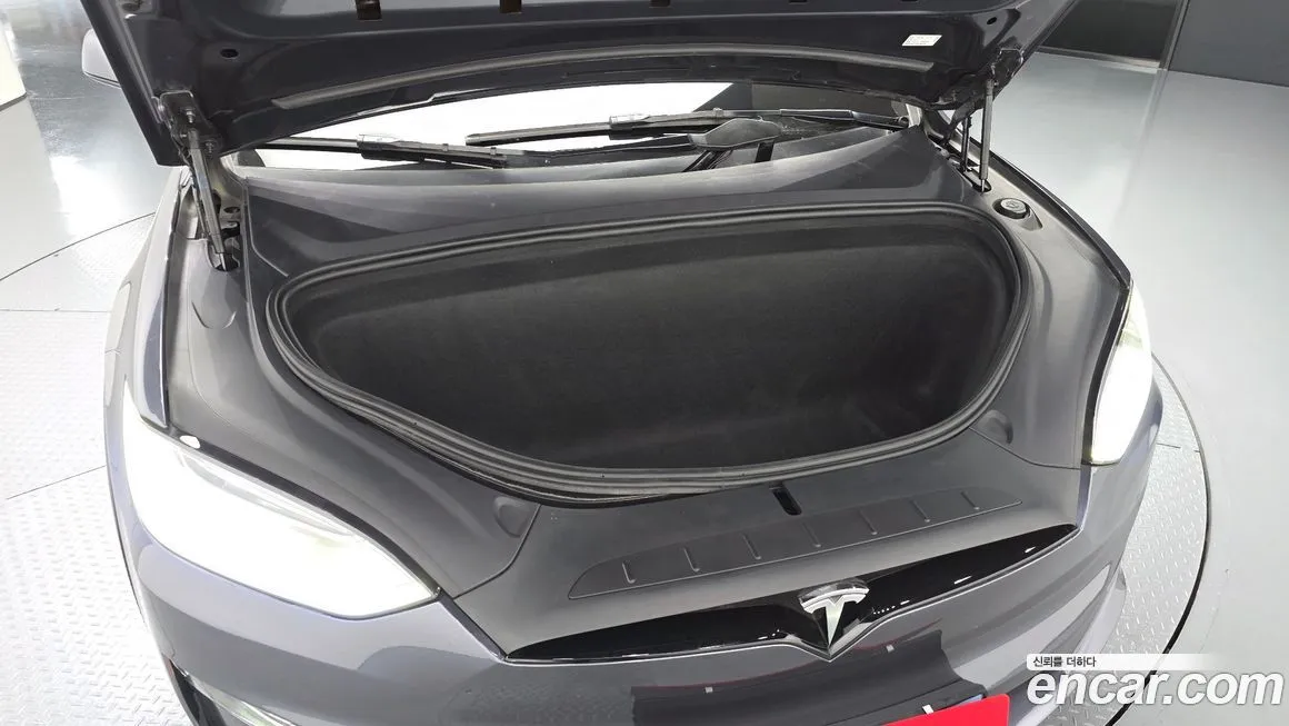 Tesla Model X 2023 из KR, фото 7