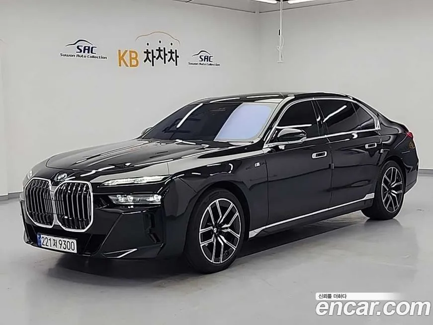 BMW 7-Series — фото 1