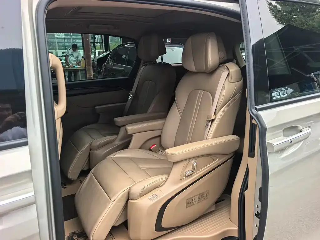 Buick GL8 2021 из CN, фото 5