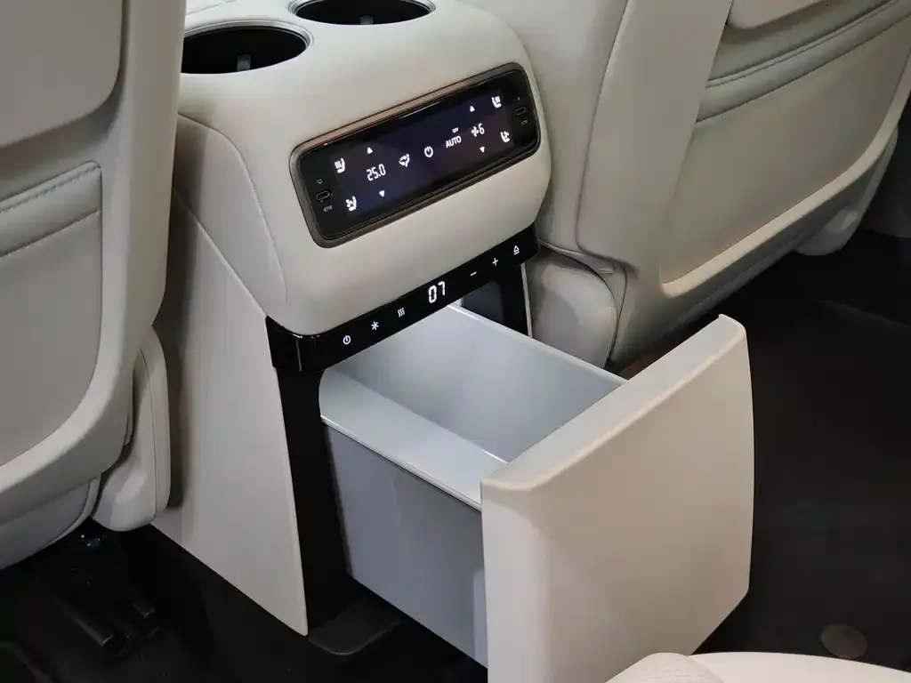 Li Auto i8 2025 из CN, фото 2
