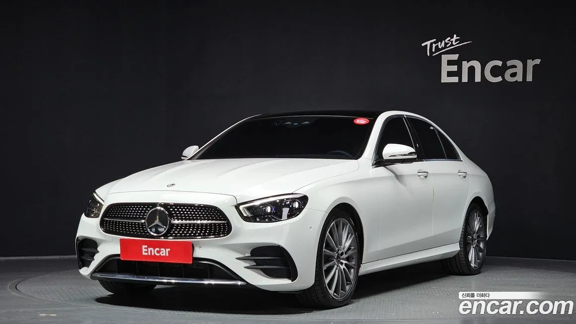 Mercedes-Benz E-Class — фото 1