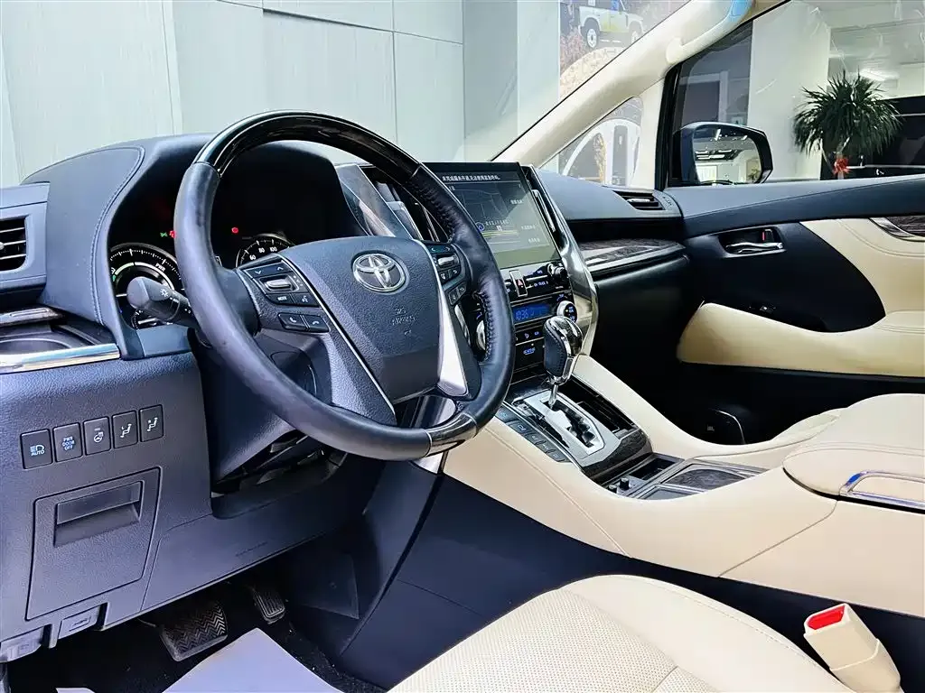 Toyota Vellfire 2021 из CN, фото 5