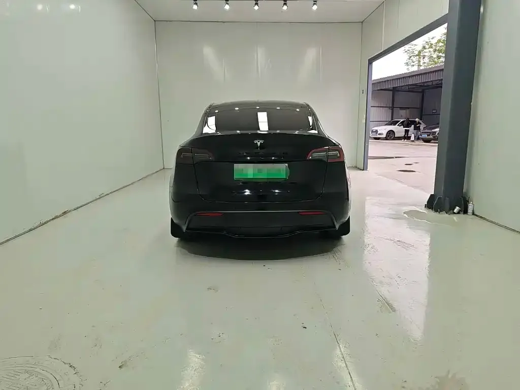 Tesla Model Y — фото 6