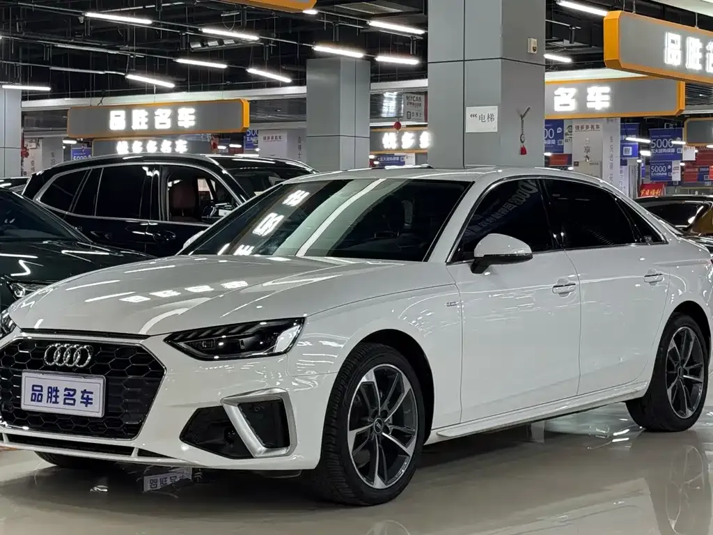 Audi A4L 2022 из CN, фото 1