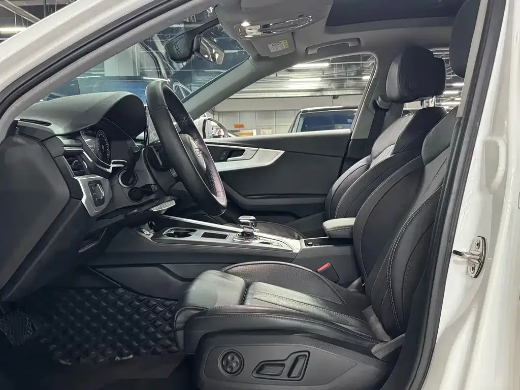 Audi A4L 2022 из CN, фото 8