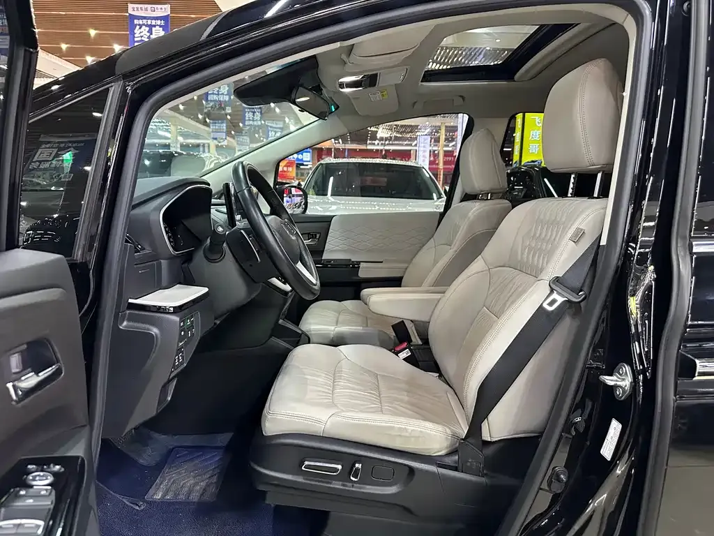Honda Elysion 2024 из CN, фото 2