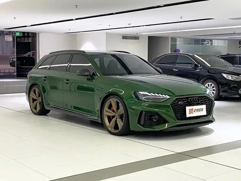Audi RS 4 — фото 6
