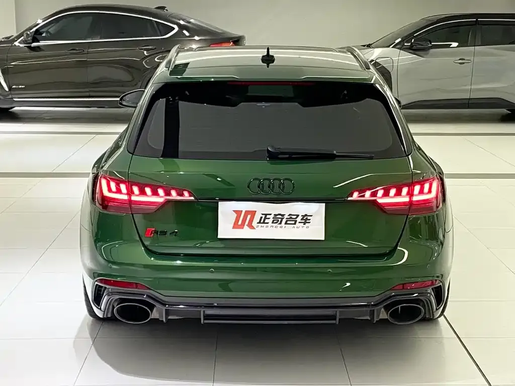 Audi RS 4 — фото 4
