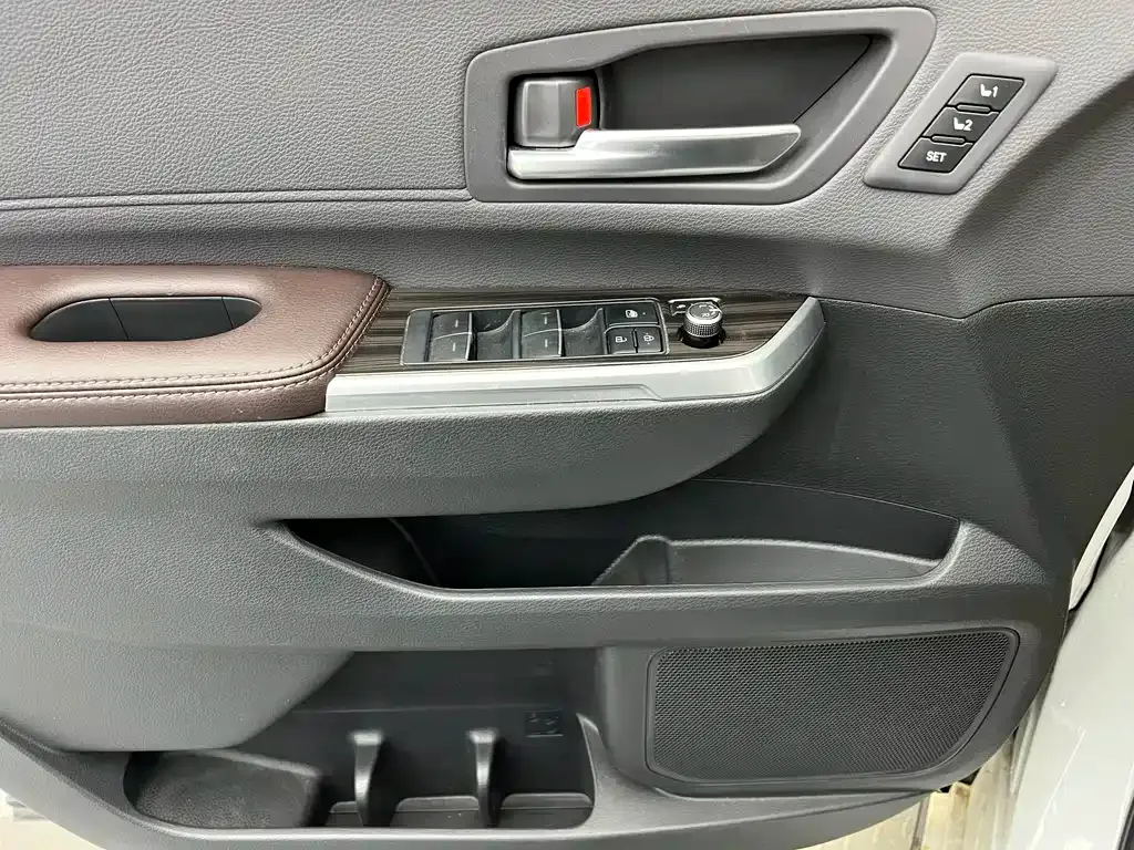 Toyota Sienna 2024 из CN, фото 5