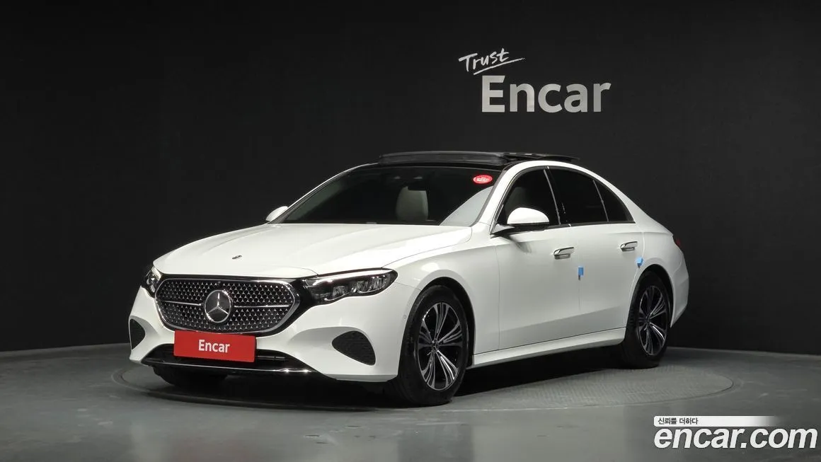 Mercedes-Benz E-Class — фото 1