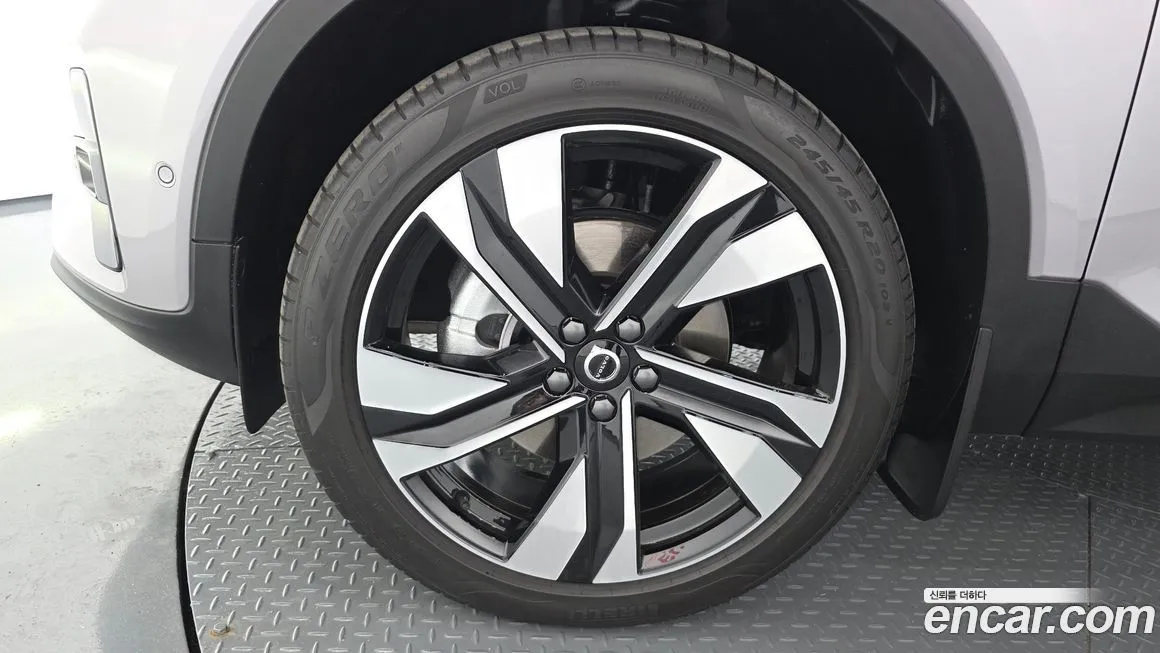 Volvo XC40 2026 из KR, фото 10