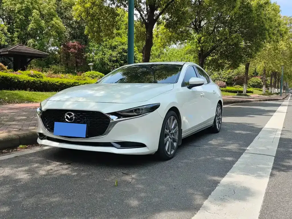 Mazda 3 Axela 2022 из CN, фото 1