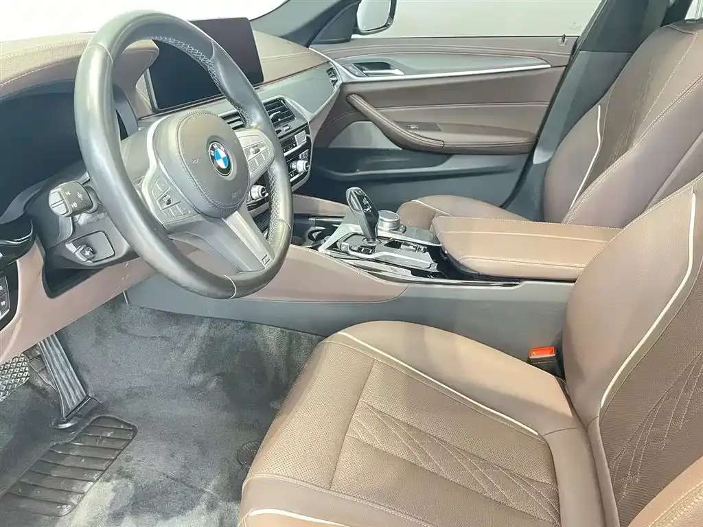 BMW 5 Series 2025 из CN, фото 10
