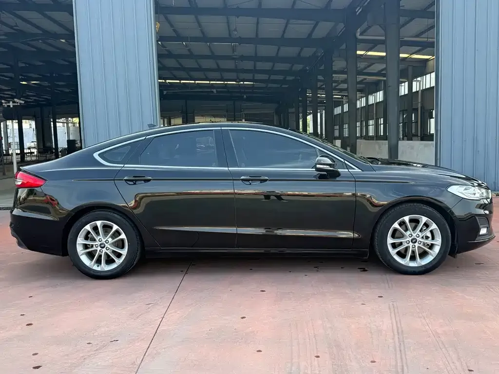 Ford Mondeo 2021 из CN, фото 3