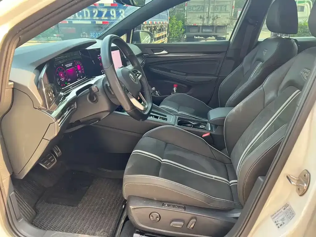 Volkswagen Golf 2022 из CN, фото 8