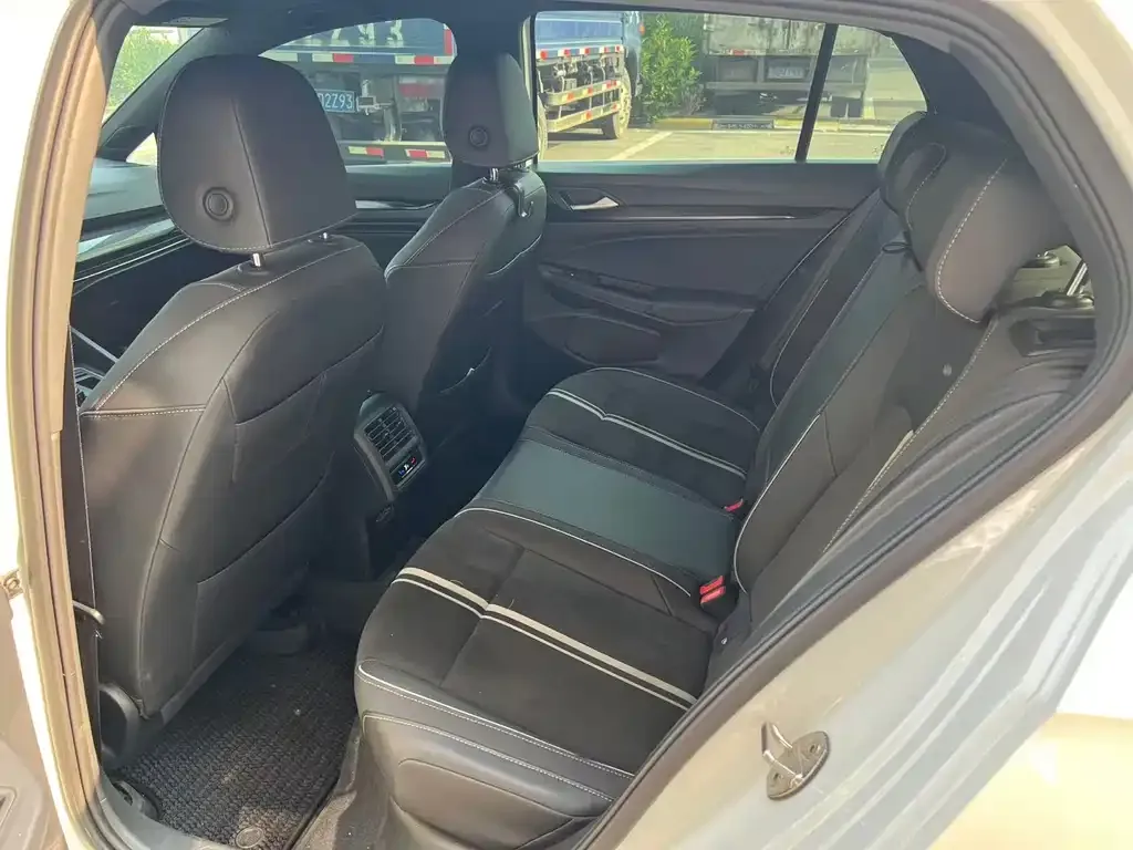 Volkswagen Golf 2022 из CN, фото 7