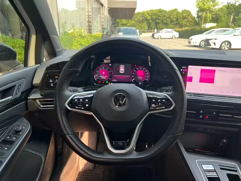 Volkswagen Golf 2022 из CN, фото 4