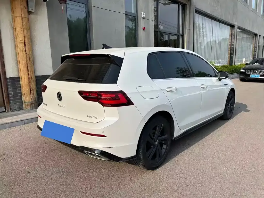 Volkswagen Golf 2022 из CN, фото 5