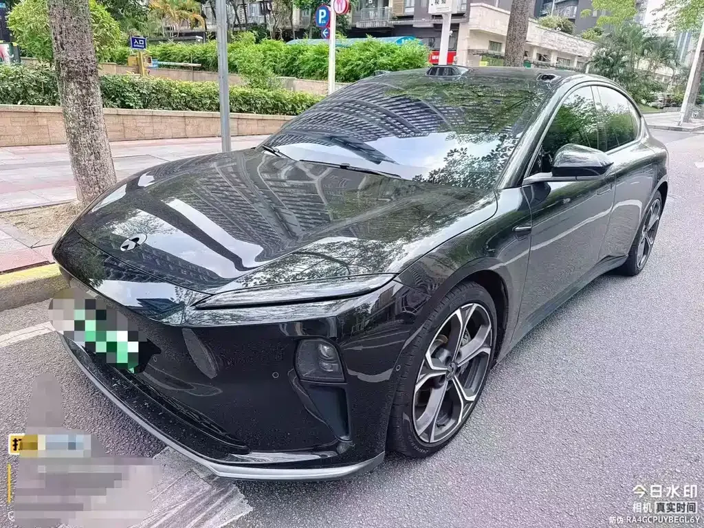 NIO ET5