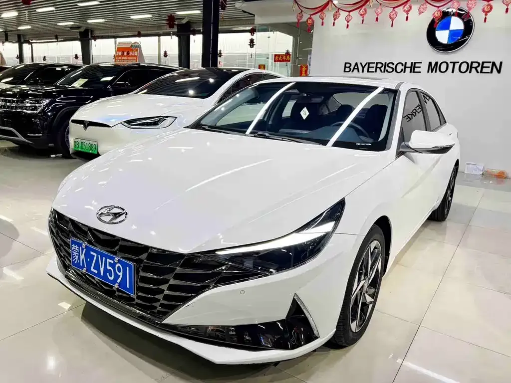 Hyundai Elantra 2023 из CN, фото 1