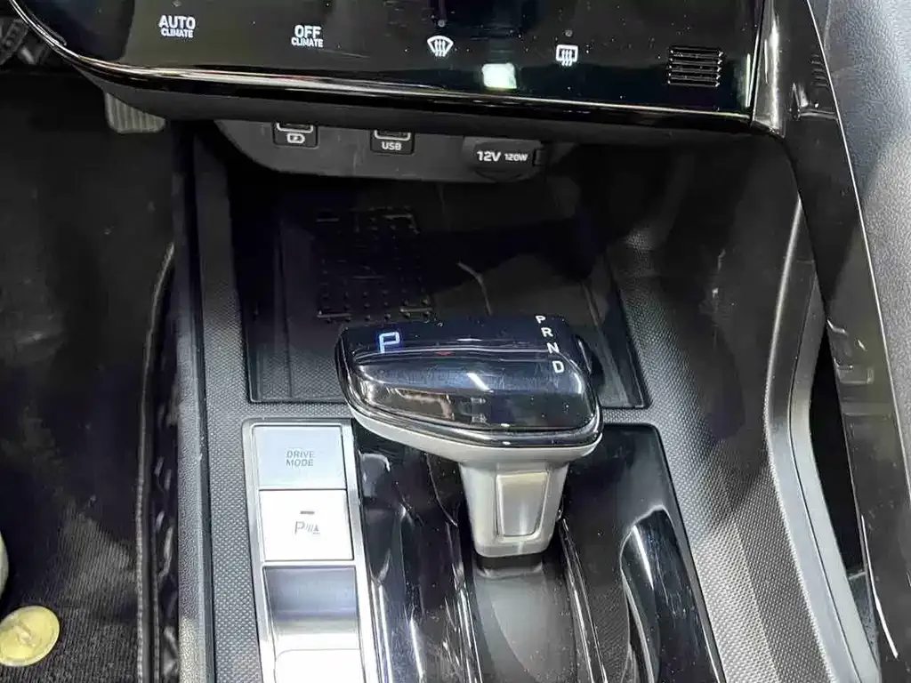 Hyundai Elantra 2023 из CN, фото 5