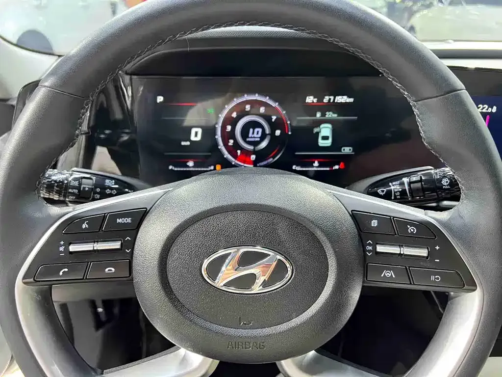 Hyundai Elantra 2023 из CN, фото 7