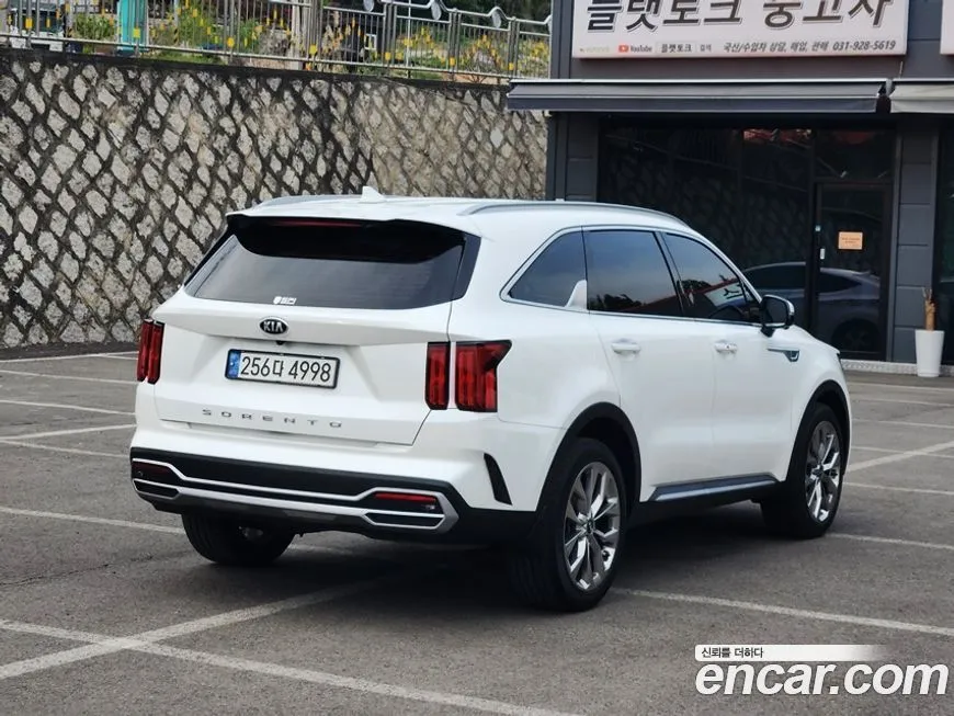 Kia Sorento — фото 10