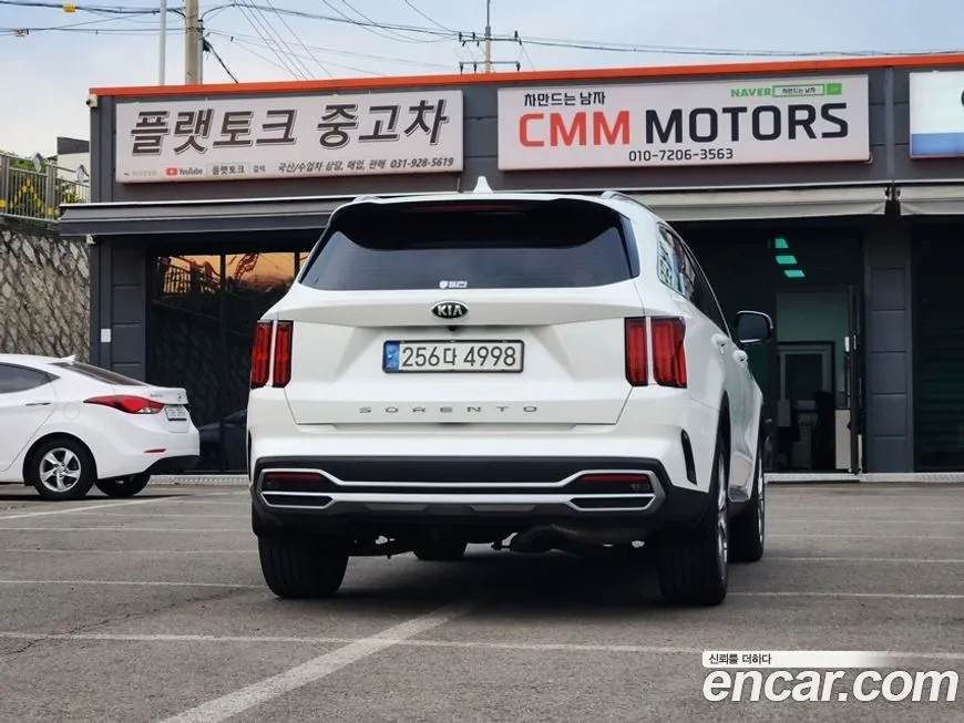 Kia Sorento — фото 8