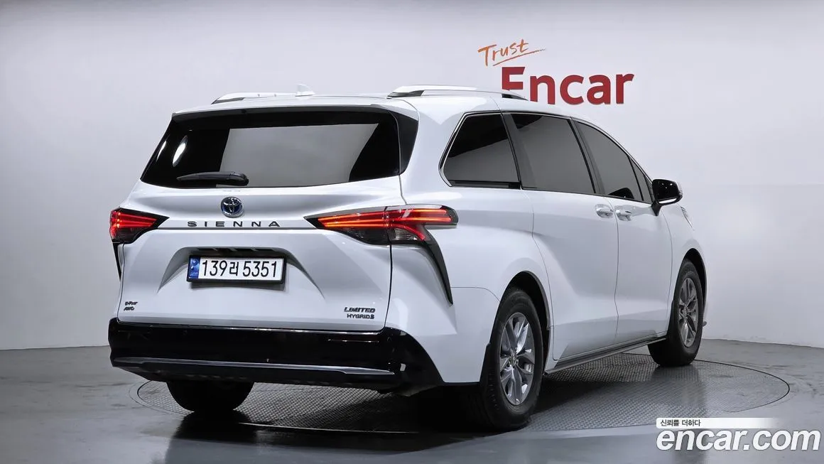 Toyota Sienna 2023 из KR, фото 4