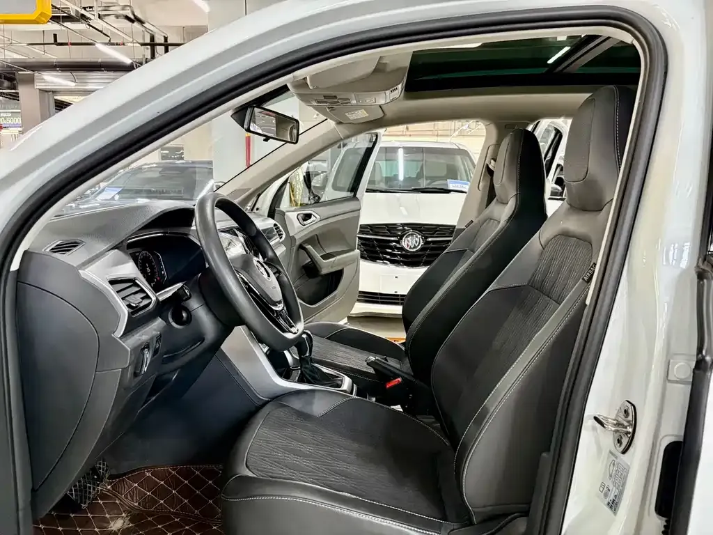 Volkswagen T-Cross — фото 3