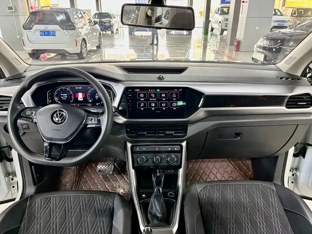 Volkswagen T-Cross — фото 6