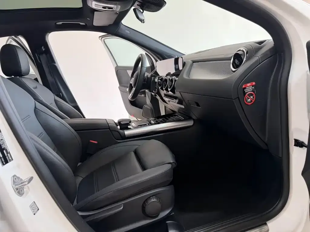 Mercedes-Benz GLA 2023 из CN, фото 2