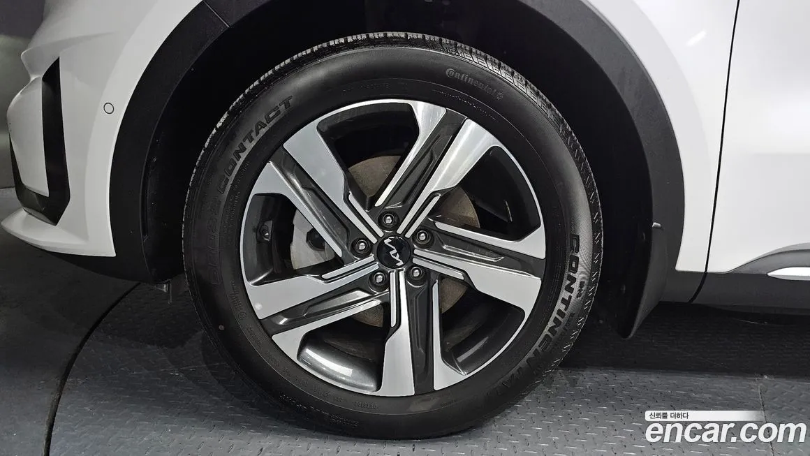 Kia Sorento — фото 7