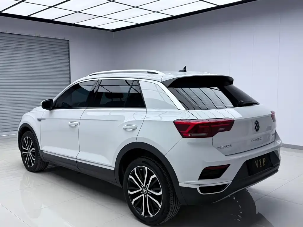 Volkswagen T-Roc — фото 9