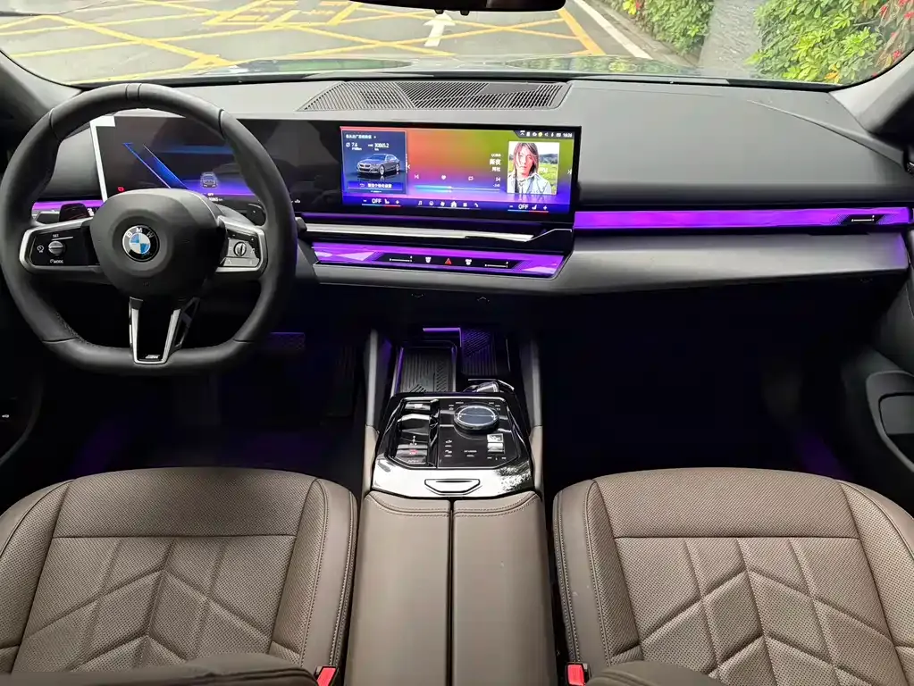 BMW 5 Series 2024 из CN, фото 3