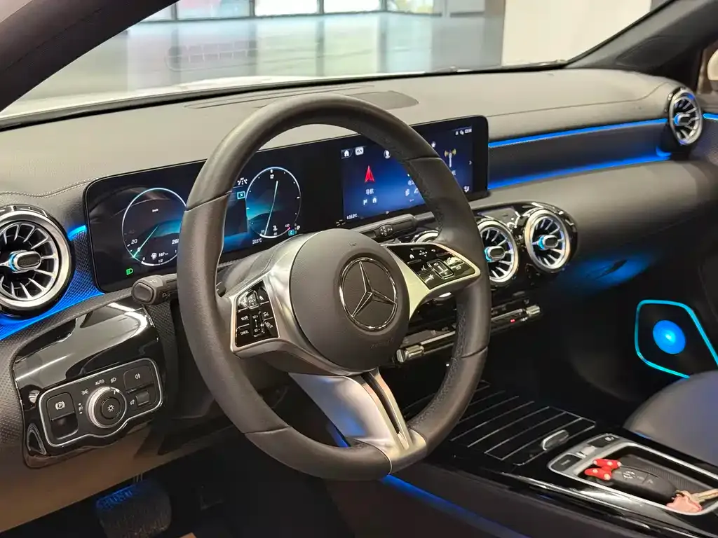 Mercedes-Benz A-Class 2024 из CN, фото 4