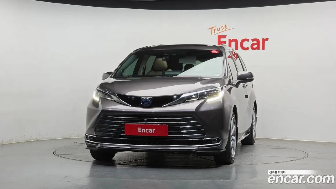 Toyota Sienna 2023 из KR, фото 2