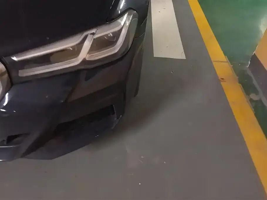 BMW 5 Series 2022 из CN, фото 9