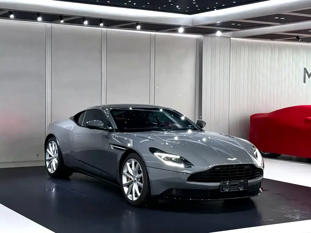 Aston Martin DB11 2023 из CN, фото 5