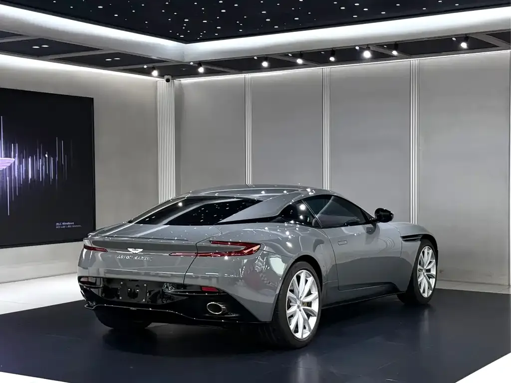 Aston Martin DB11 2023 из CN, фото 3