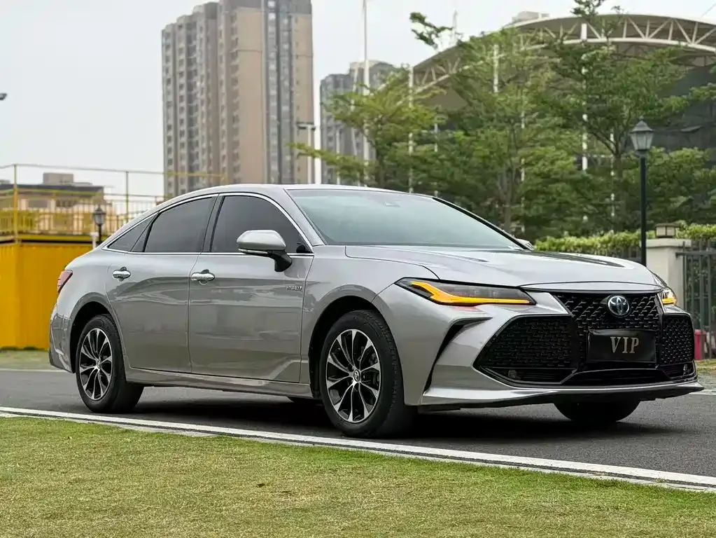 Toyota Avalon — фото 2