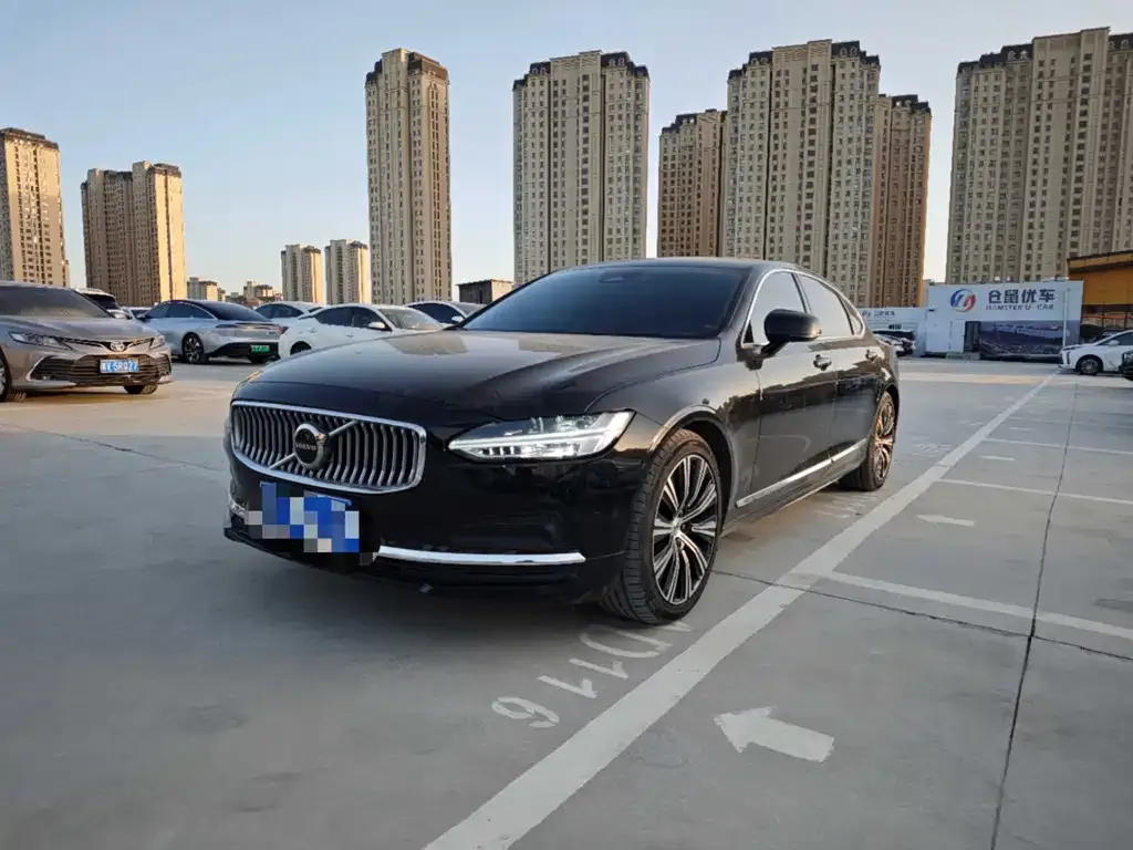 Volvo S90 — фото 1