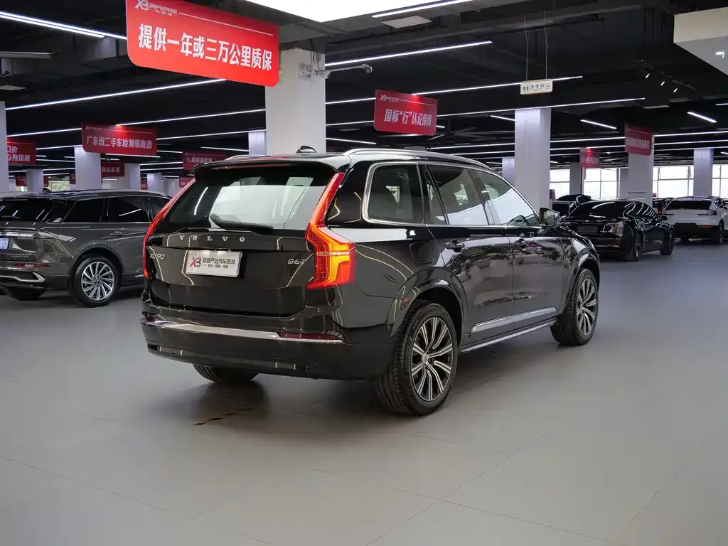 Volvo XC90 2024 из CN, фото 8