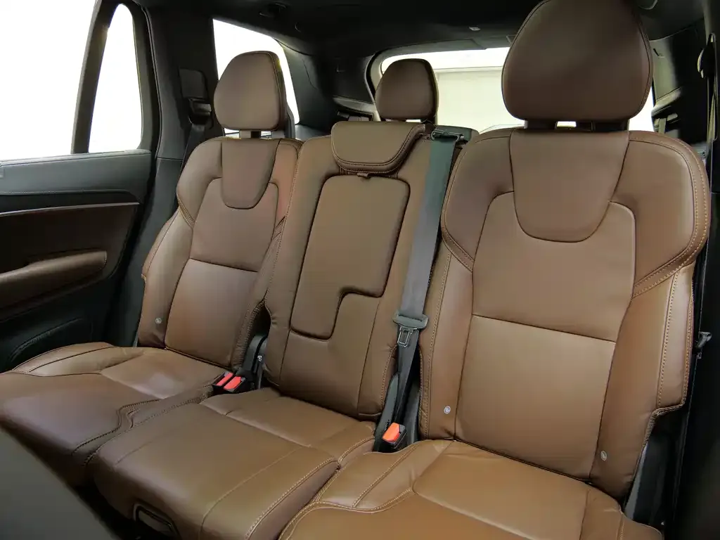 Volvo XC90 2024 из CN, фото 4
