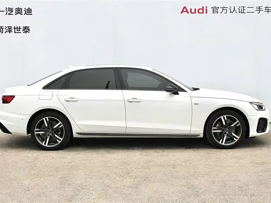 Audi A4L 2022 из CN, фото 8