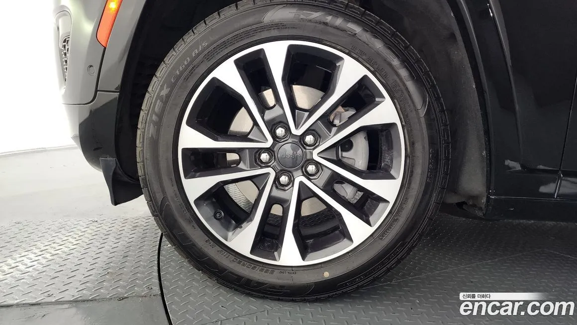 Jeep Cherokee — фото 9