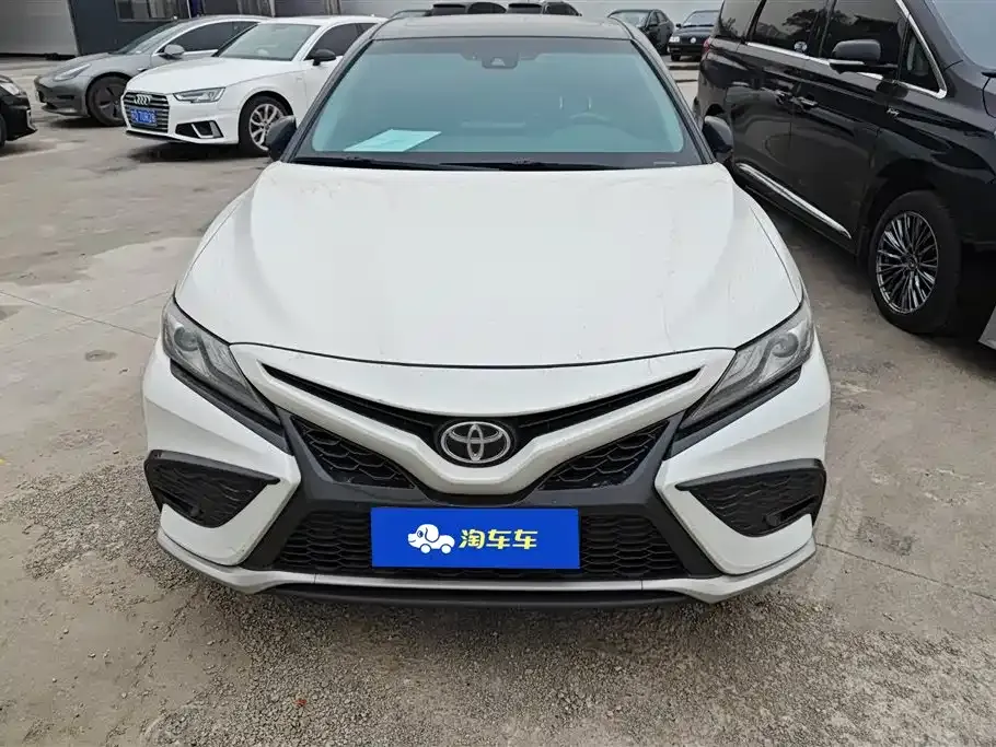 Toyota Camry 2022 из CN, фото 8