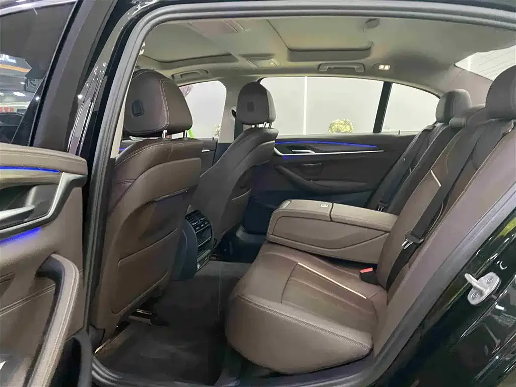 BMW 5 Series 2021 из CN, фото 2