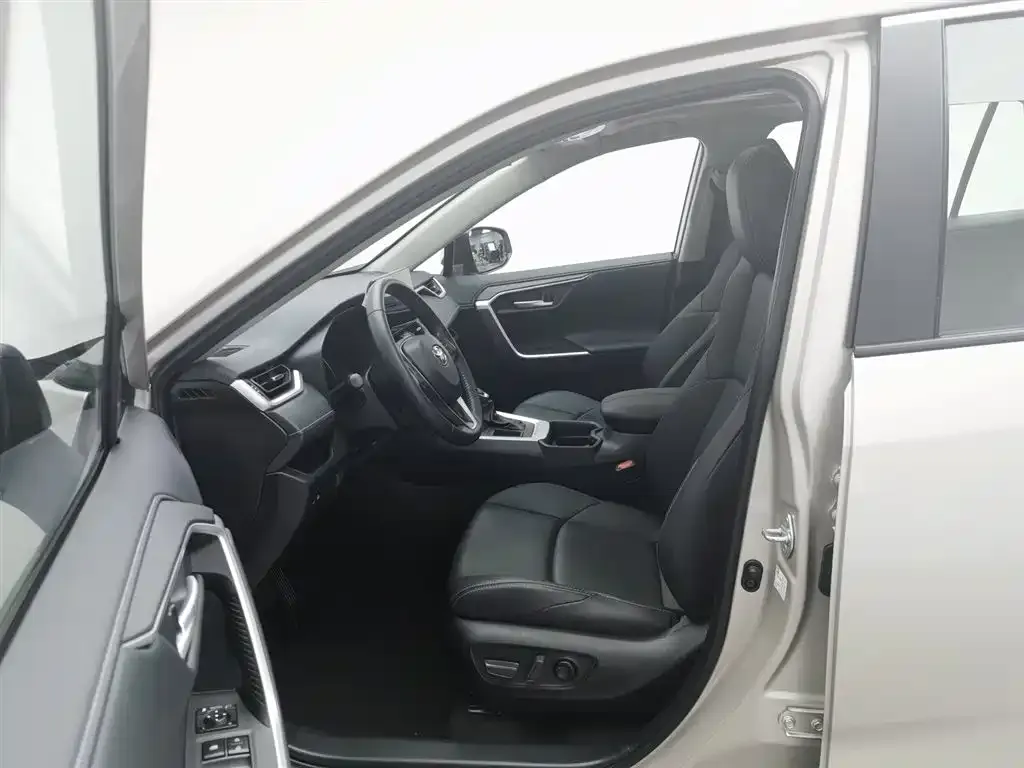 Toyota Wildlander 2023 из CN, фото 9
